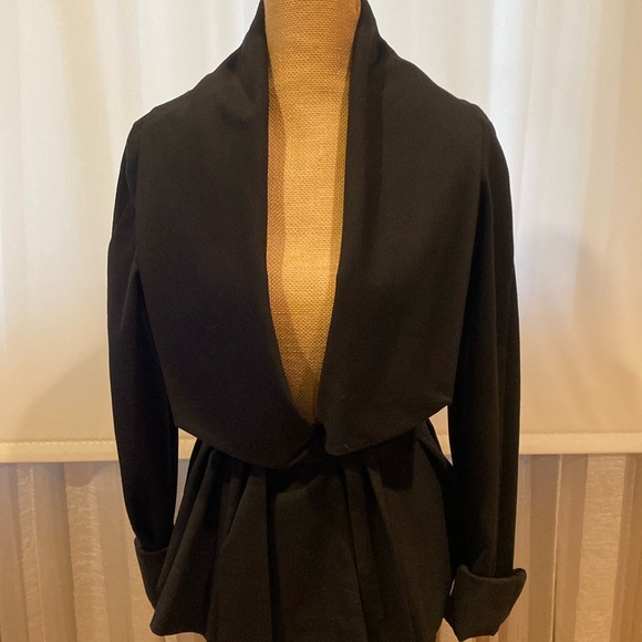 INDITEX Fabulous ladies unique black blazer with belt, size Medium - Picture 1 of 16